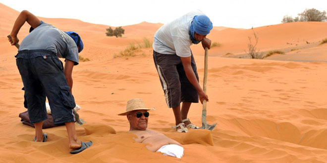Bain de sable à Merzouga